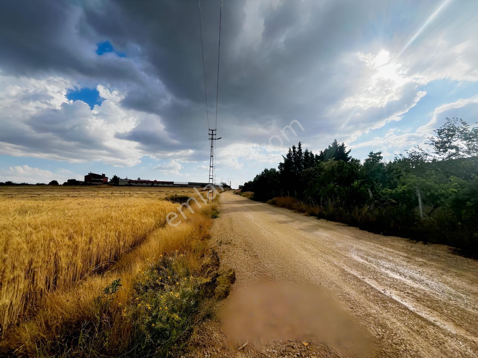 Çayırbağı Kuran Kursu Yanında 2 Kat İmarlı 14160m2 Satılık Arsa — fotoğraf 7