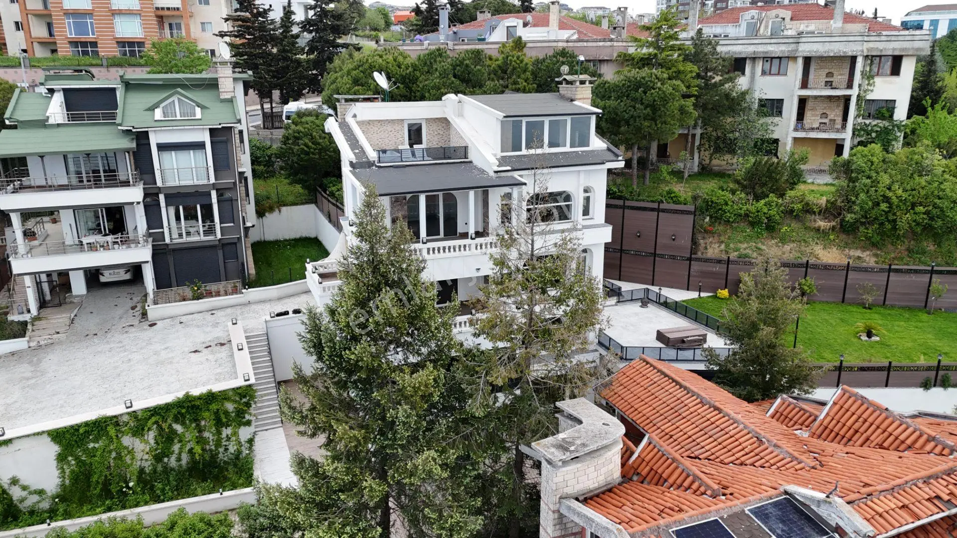 Büyükçekmece Muhteşem Manzaralı 4 Katlı Full Tadilatlı Asansörlü Kapalı Açık Otoparklı Satılık Villa — fotoğraf 9