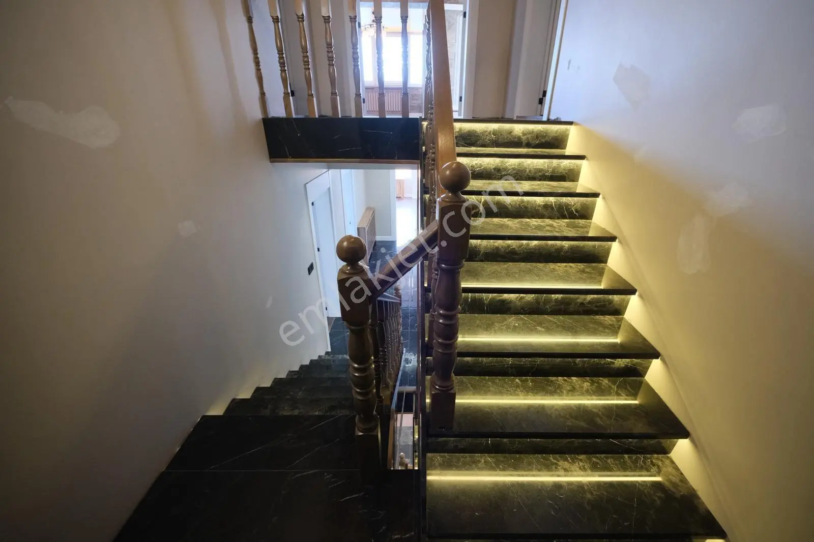 Büyükçekmece Muhteşem Manzaralı 4 Katlı Full Tadilatlı Asansörlü Kapalı Açık Otoparklı Satılık Villa — fotoğraf 19