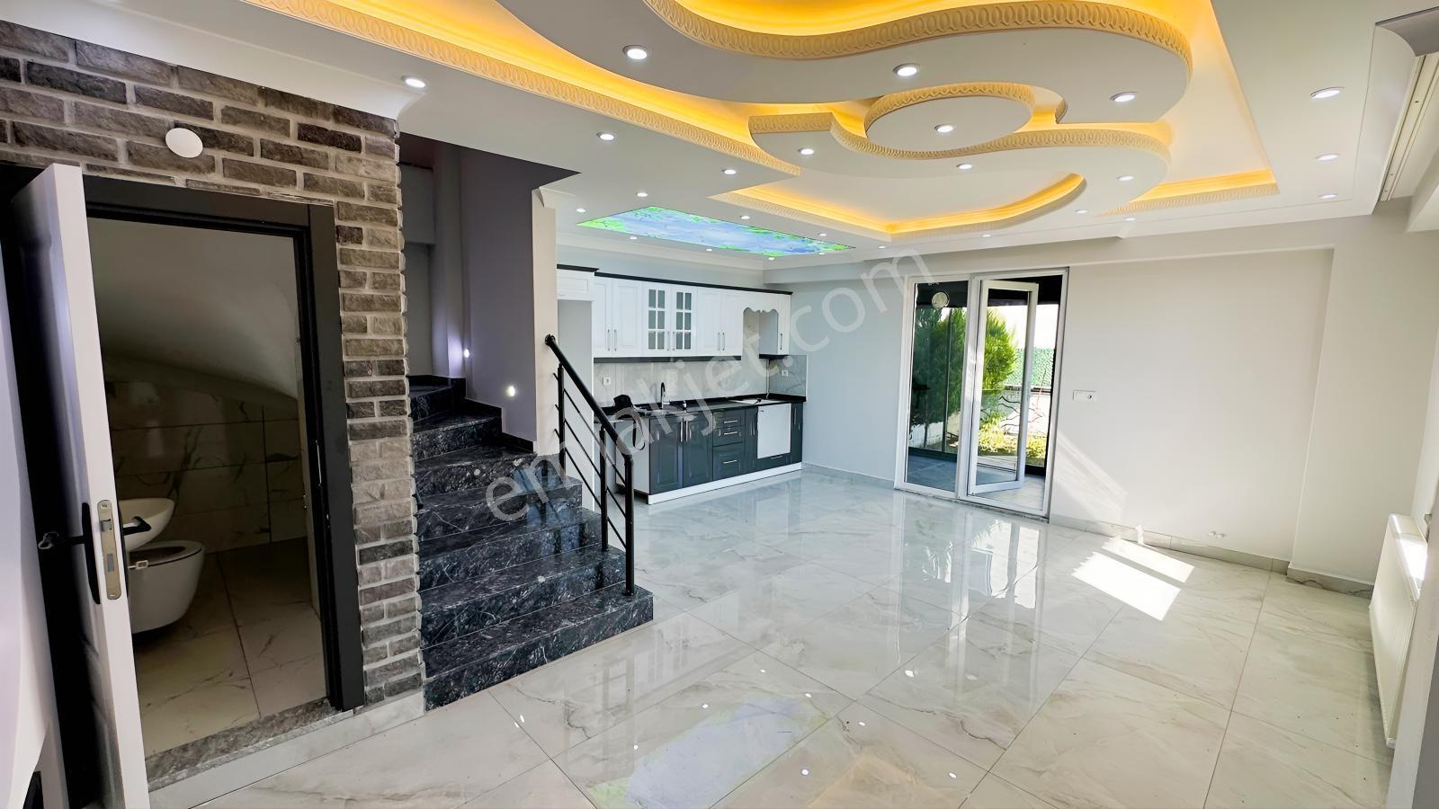 Balcıoğlundan Jakuzli Geniş Bahçeli İskanlı Kş Bahçeli 4+1 Villa — fotoğraf 8