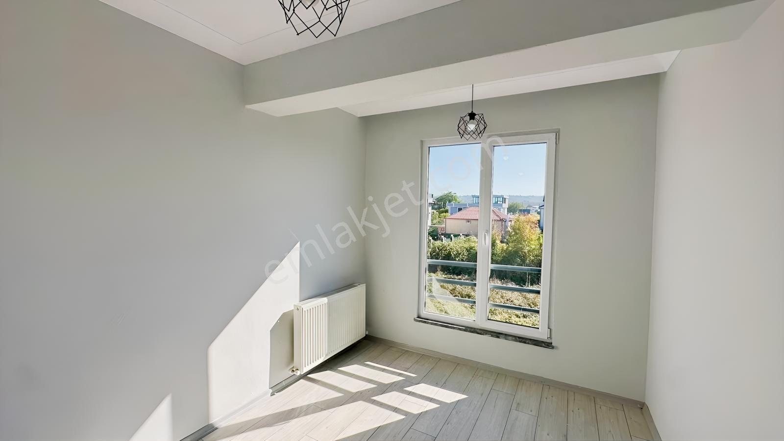 Balcıoğlundan Jakuzli Geniş Bahçeli İskanlı Kş Bahçeli 4+1 Villa — fotoğraf 15