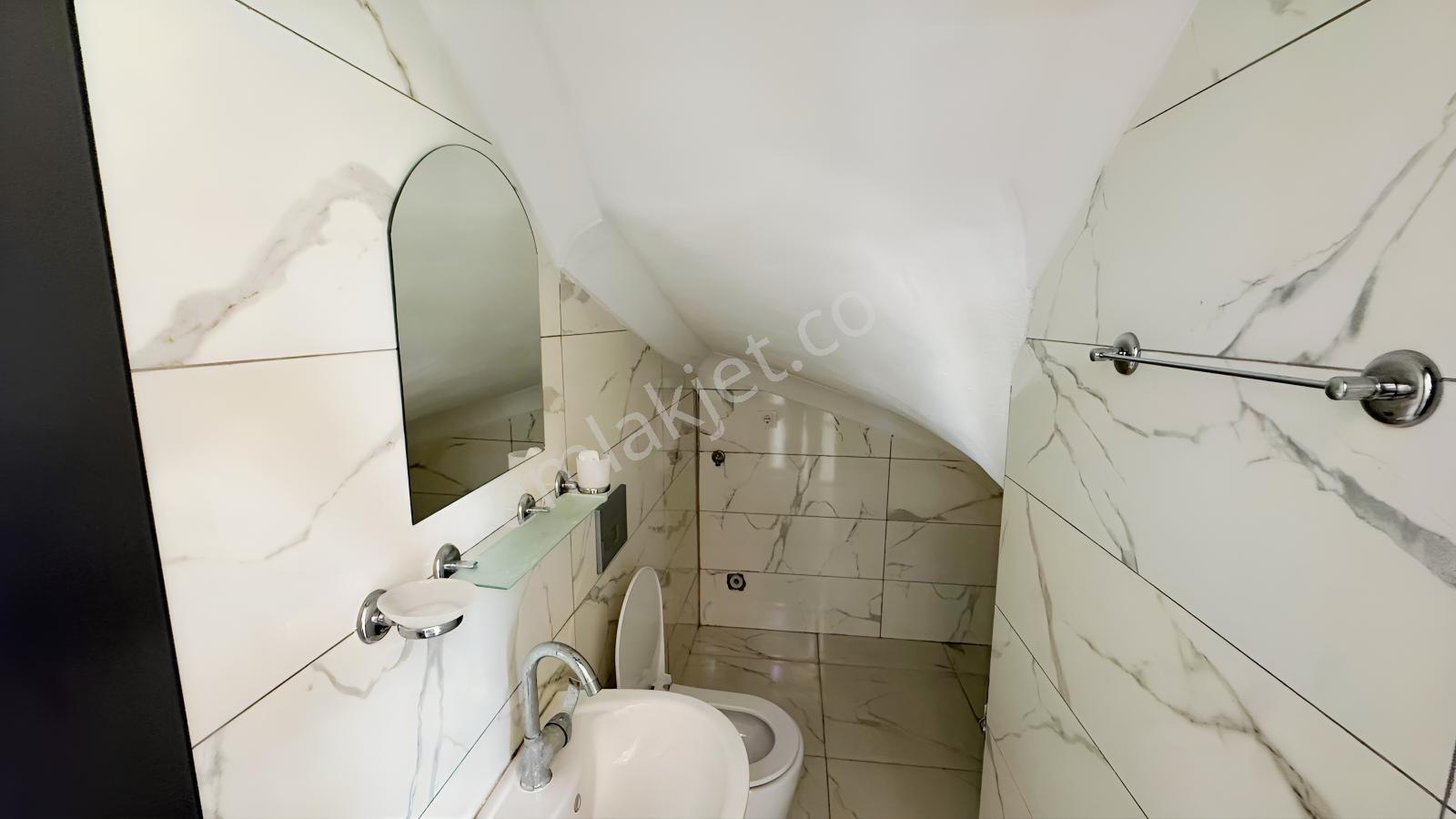 Balcıoğlundan Jakuzli Geniş Bahçeli İskanlı Kş Bahçeli 4+1 Villa — fotoğraf 27