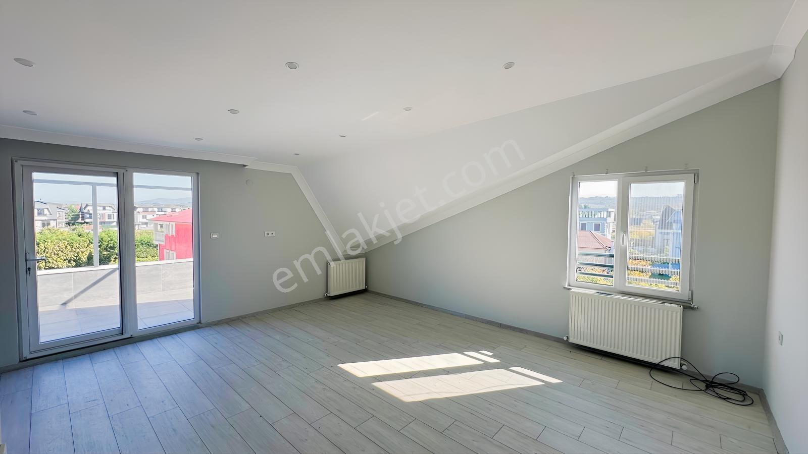 Balcıoğlundan Jakuzli Geniş Bahçeli İskanlı Kş Bahçeli 4+1 Villa — fotoğraf 29