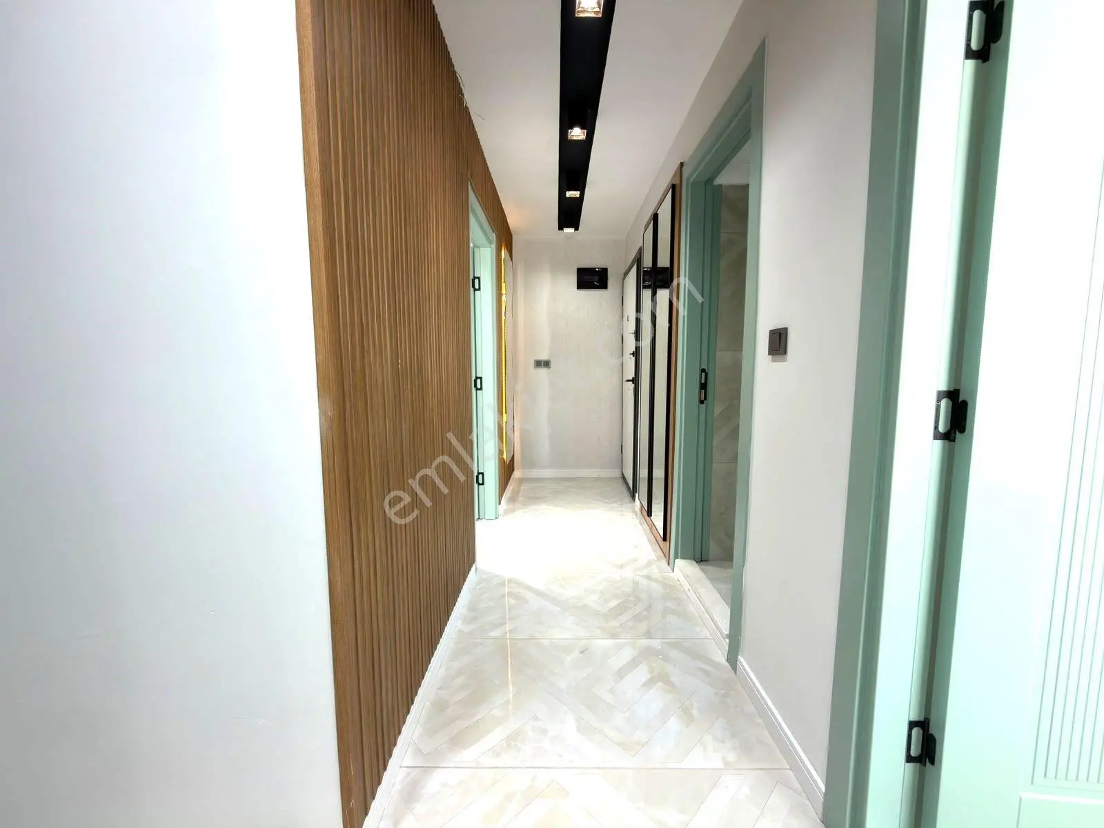 𝄞melodi'den Akçay Merkez'de Denize 100mt Ara Kat Ön Cephe Ayrı Mutfaklı Tasarım Harikası 2+1 Daire — fotoğraf 3