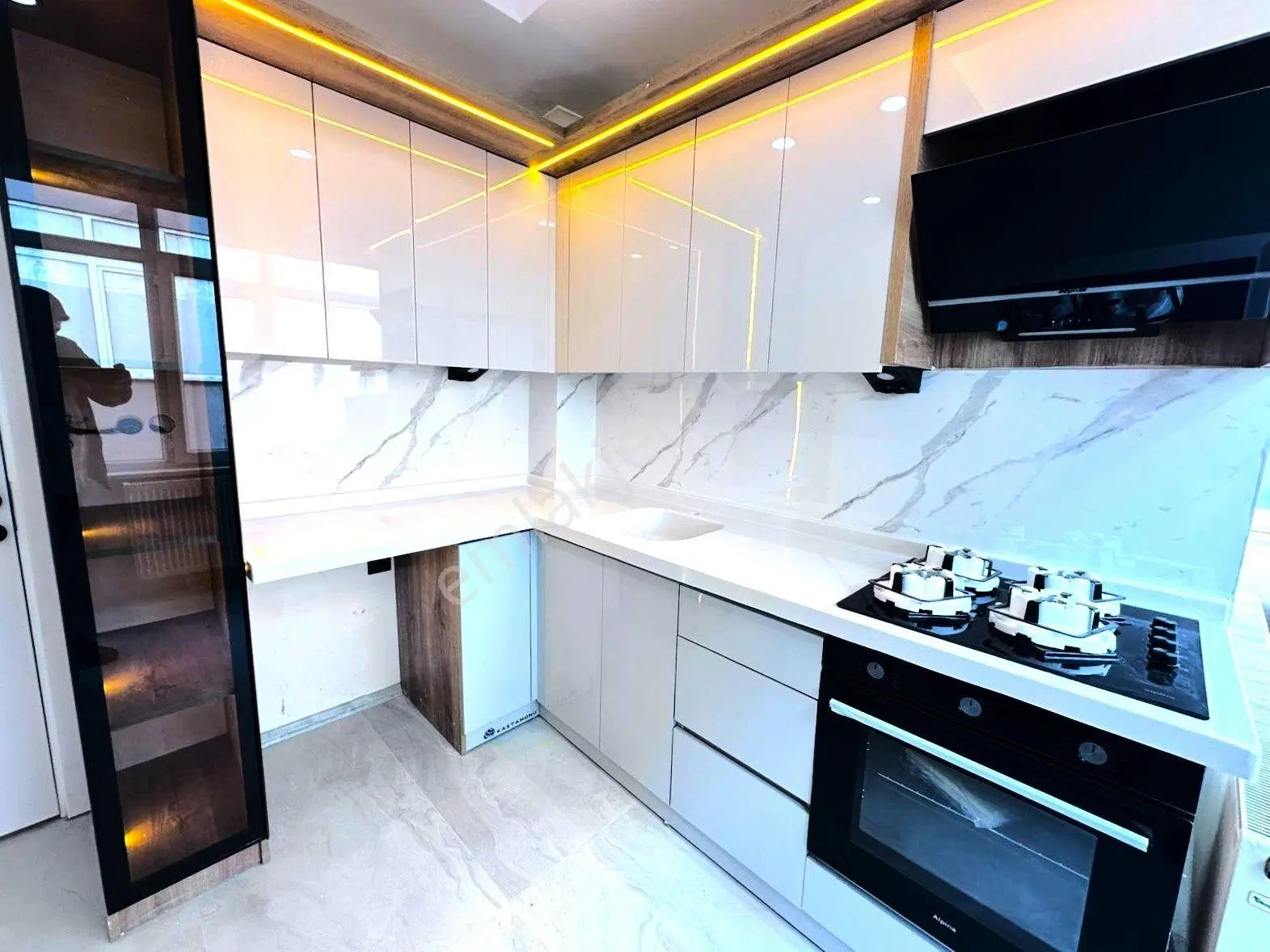 𝄞melodi'den Tam Akçay Merkez'de Ayrı Mutfaklı Arakat Ebeveyn Banyolu 2+1 Daire — fotoğraf 8
