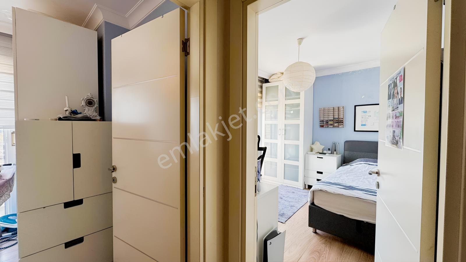 Yiğit Gayrimenkul'den Çeşme Merkezde Tripleks Havuzlu Villa — fotoğraf 24
