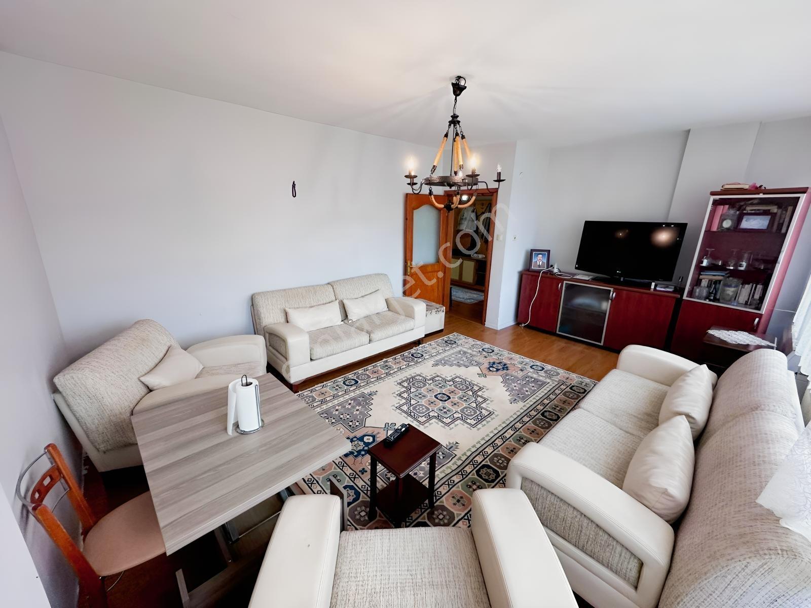 Mimar Emlak'tan Satılık Tek Daire Üzeri 3+1 140m² 4.kat Daire — fotoğraf 2