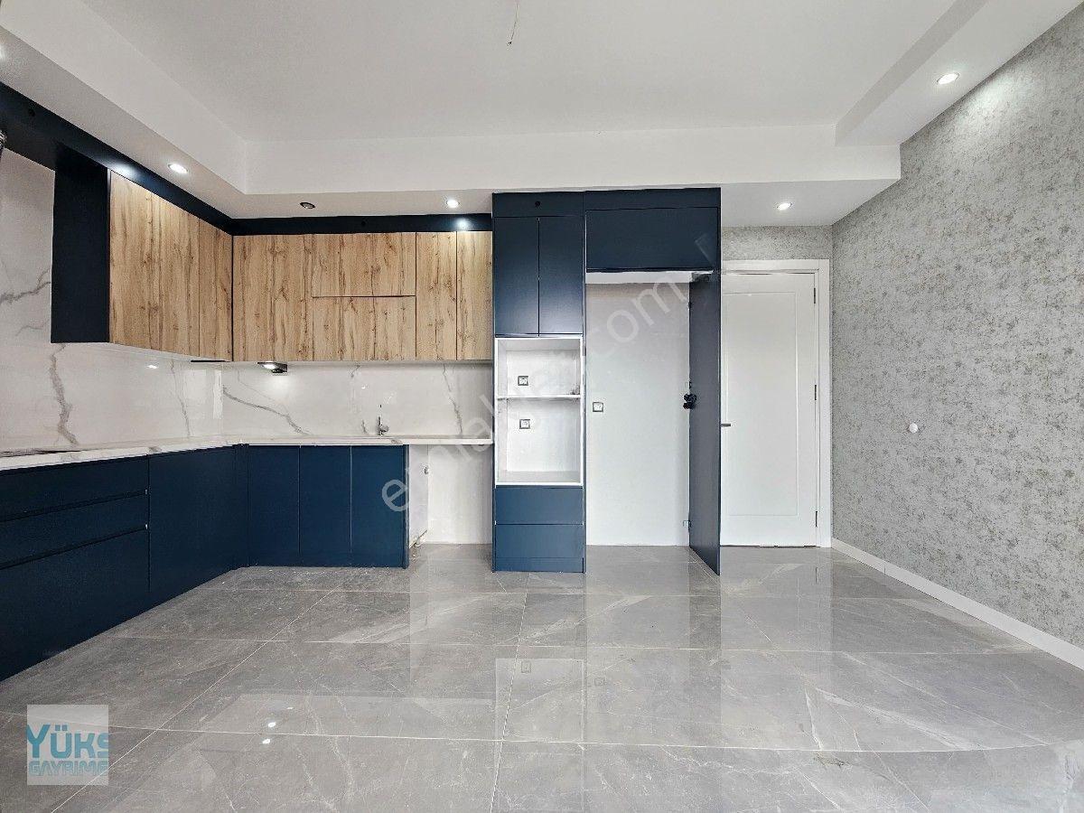 Denizli Bereketler Mahallesinde Hastaneye Yakın 3+1 180 M2 Lüks İşçilikte Satılı...