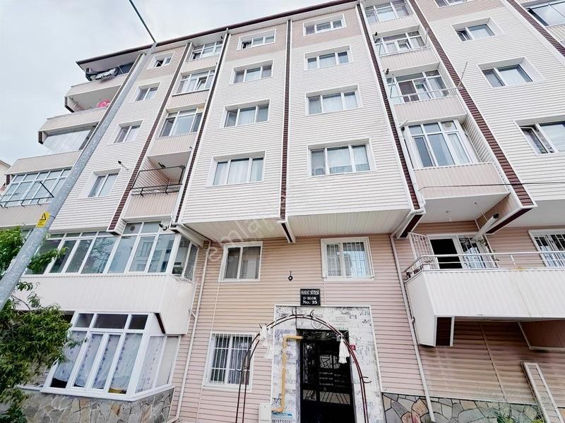 Hayat Sitesinde Arakat 2+1 Geniş Satılık Asansörü Uygun Fiyata
