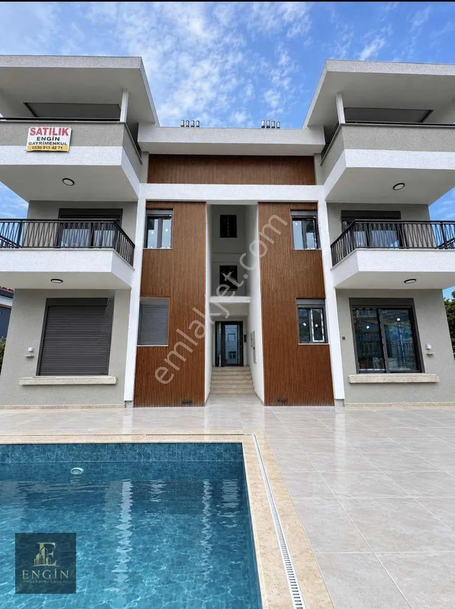 Ilıcada Lüks Havuzlu 2+1 Satılık Daire — fotoğraf 2