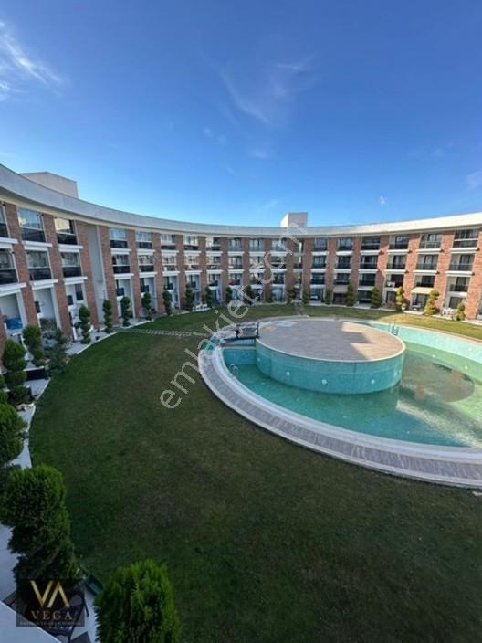 Villalar Bölgesinde 1+1 Site İçinde Satılık Arakat Daire — fotoğraf 3