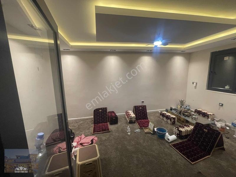Yıldızlı'da Satılık Yol Kenarı 5+1 Tripleks Villa — fotoğraf 3