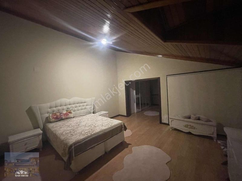 Yıldızlı'da Satılık Yol Kenarı 5+1 Tripleks Villa — fotoğraf 11