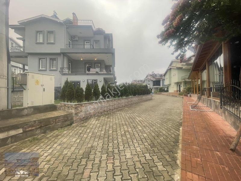 Yıldızlı'da Satılık Yol Kenarı 5+1 Tripleks Villa — fotoğraf 27