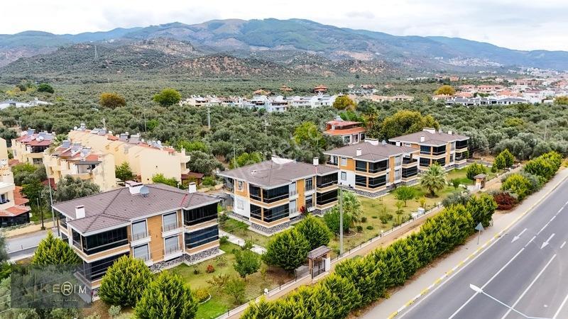 Altınoluk'Ta Denize 300M Sıfır Eşyalı 2+1 Ve Ek 1+1 Depolu Daire