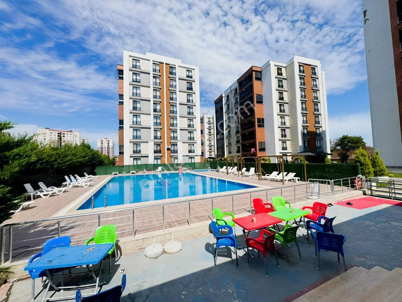 Var'dan Cumhuriyet Mah 2+1 120m2 Havuzlu Site İçinde Lüx Daire — fotoğraf 3