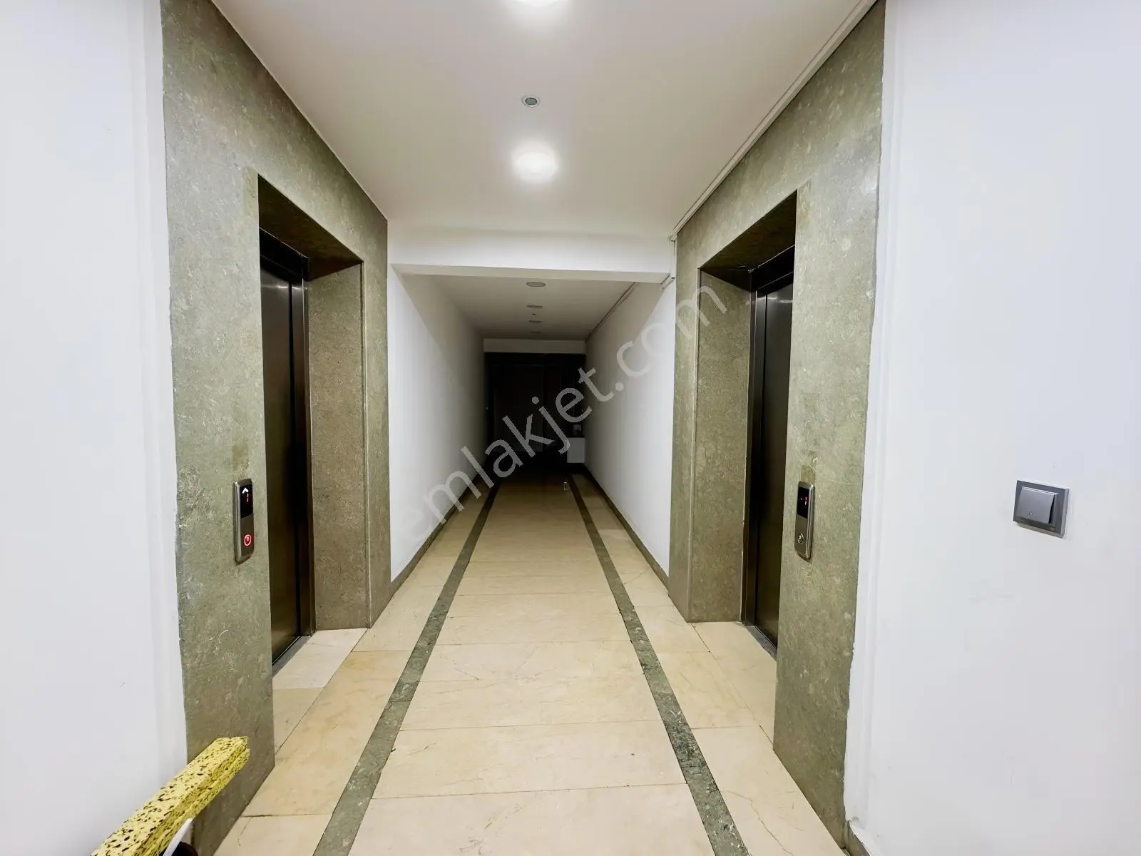 Var'dan Cumhuriyet Mah 2+1 120m2 Havuzlu Site İçinde Lüx Daire — fotoğraf 11
