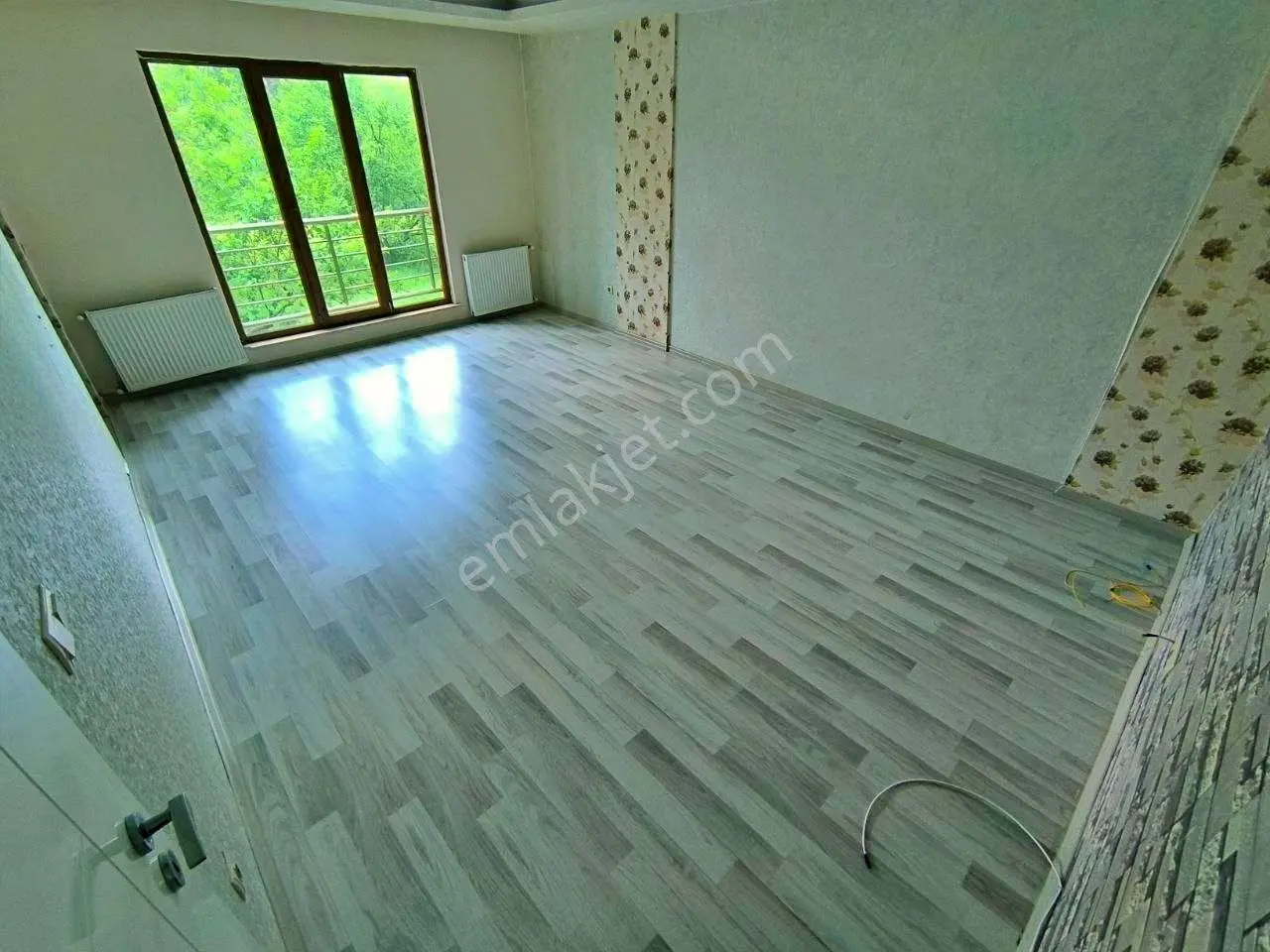 Uytundan İkizçayda Cam Balkonlu Çay Manzaralı Satılık 3+1 Daire — fotoğraf 2