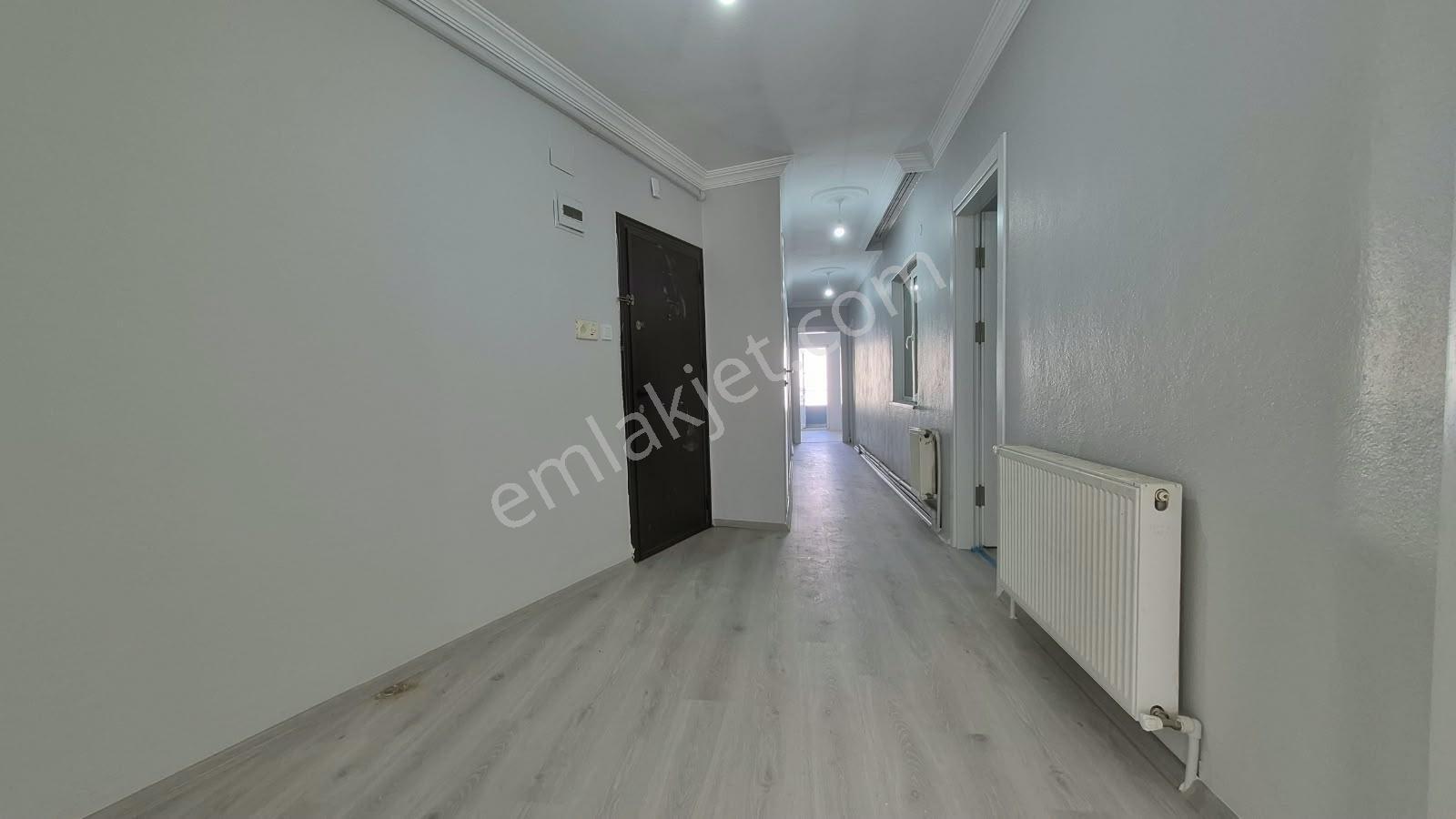 Merkezi Konumda, Yenilenmiş 3+1 Satılık Daire — fotoğraf 5