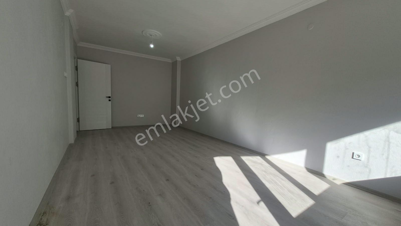 Merkezi Konumda, Yenilenmiş 3+1 Satılık Daire — fotoğraf 7