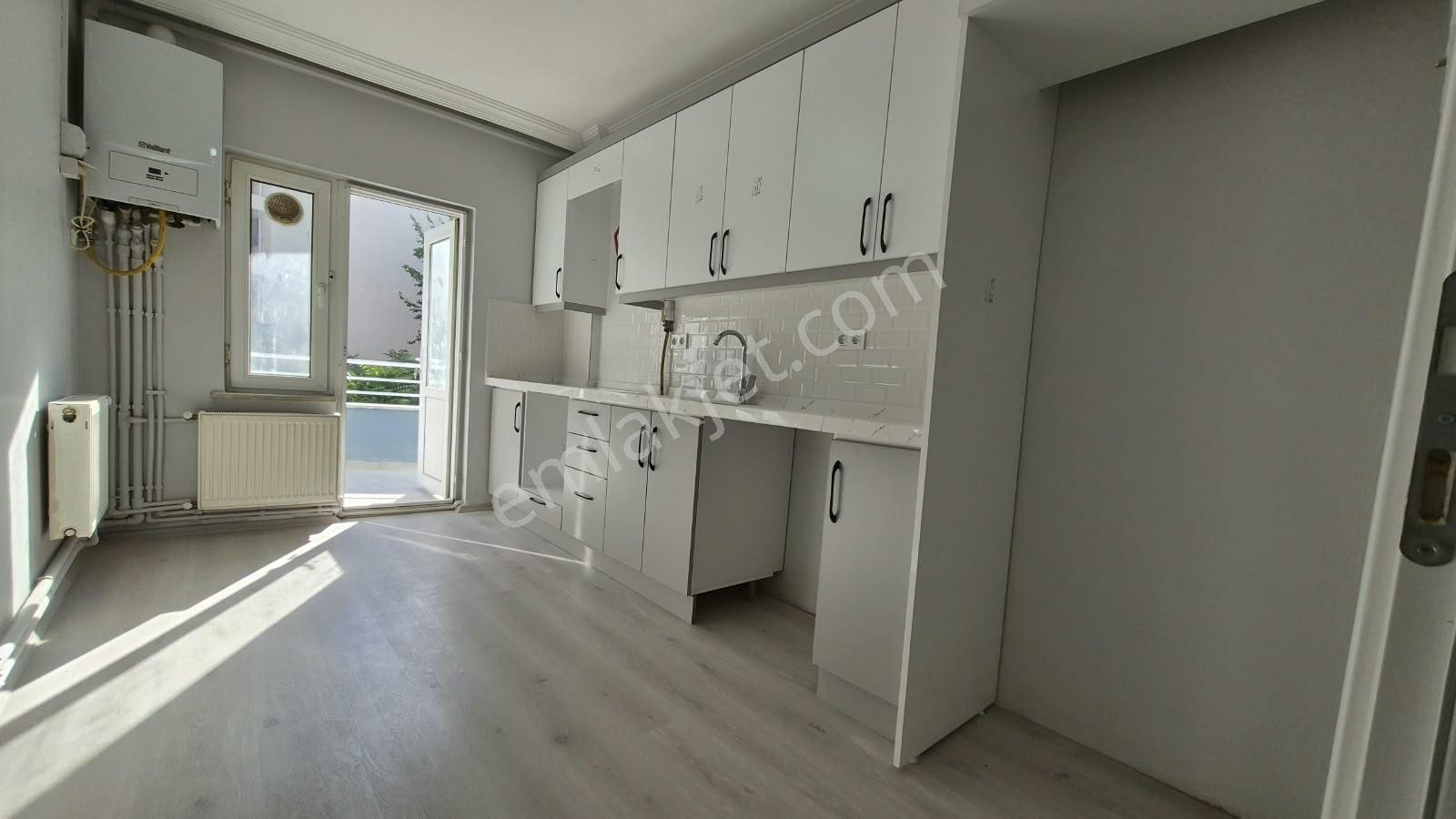 Merkezi Konumda, Yenilenmiş 3+1 Satılık Daire — fotoğraf 11
