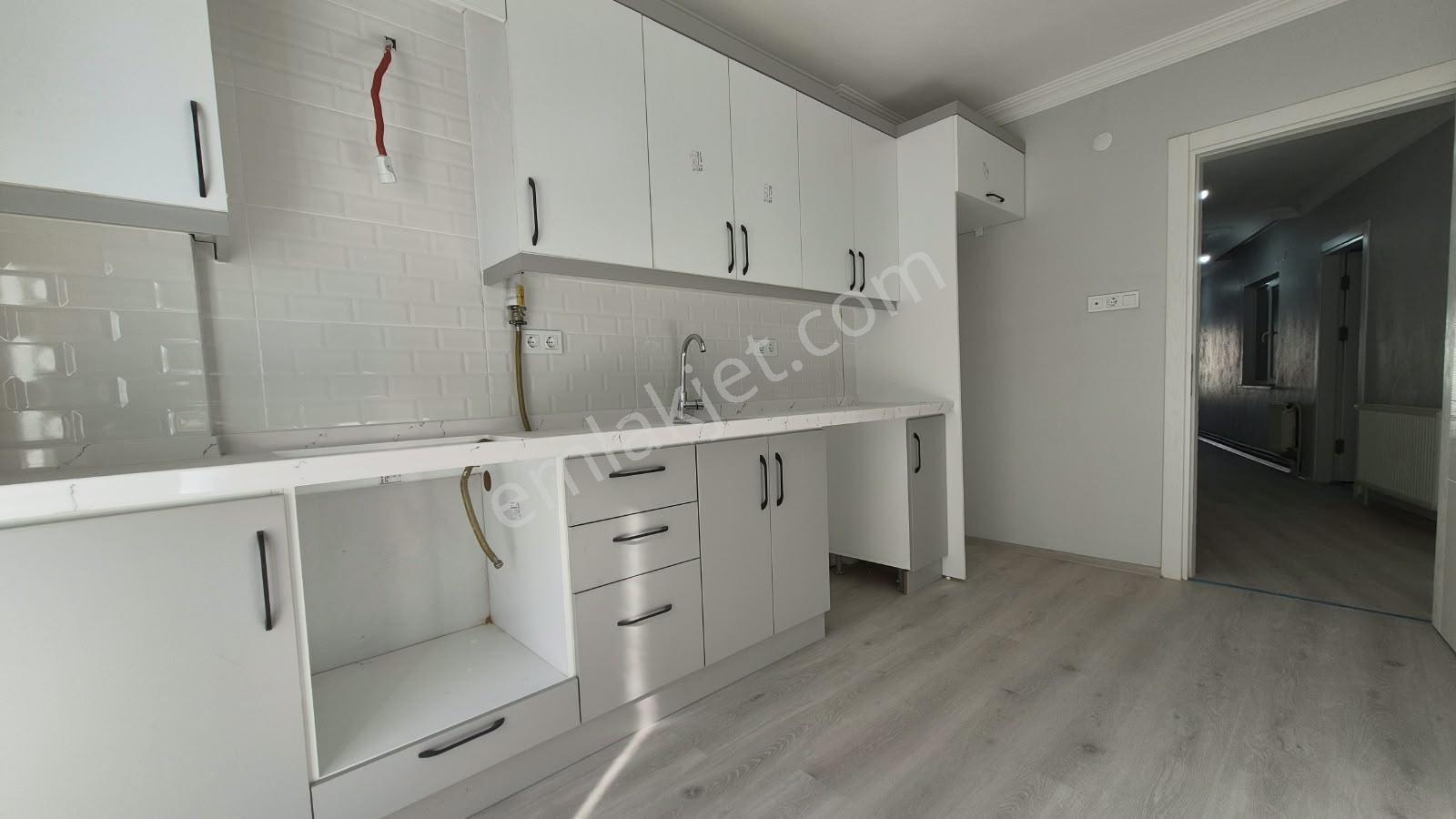 Merkezi Konumda, Yenilenmiş 3+1 Satılık Daire — fotoğraf 12