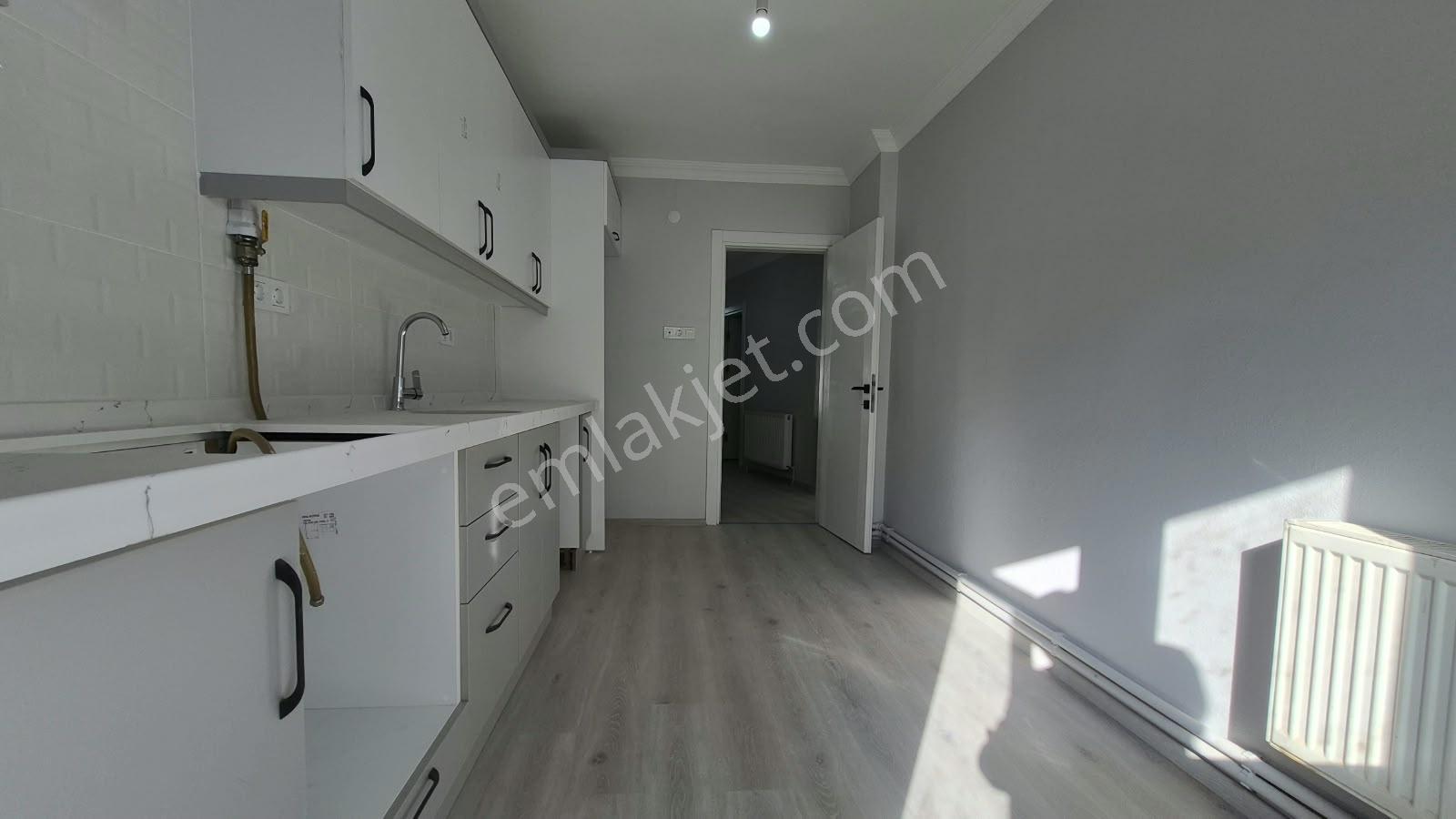Merkezi Konumda, Yenilenmiş 3+1 Satılık Daire — fotoğraf 13