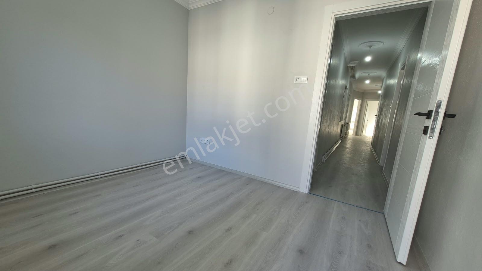Merkezi Konumda, Yenilenmiş 3+1 Satılık Daire — fotoğraf 17