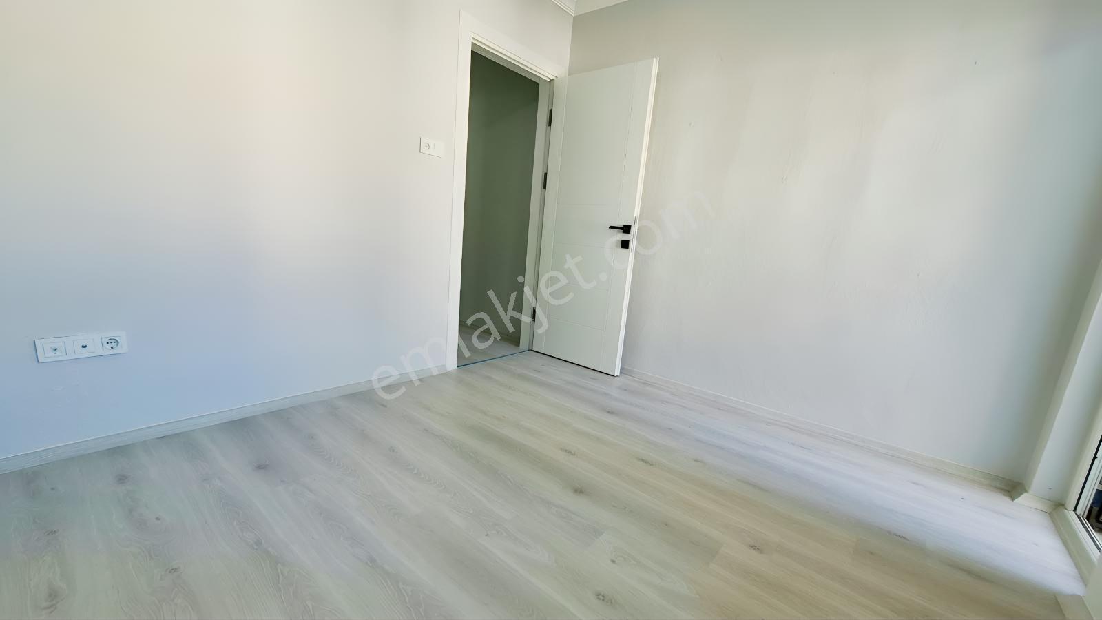 Merkezi Konumda, Yenilenmiş 3+1 Satılık Daire — fotoğraf 18