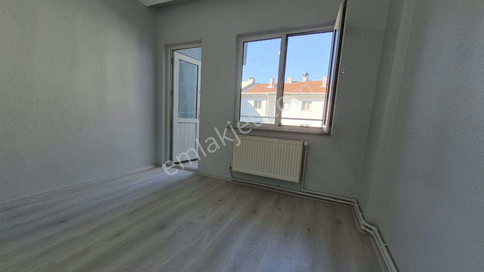 Merkezi Konumda, Yenilenmiş 3+1 Satılık Daire — fotoğraf 19