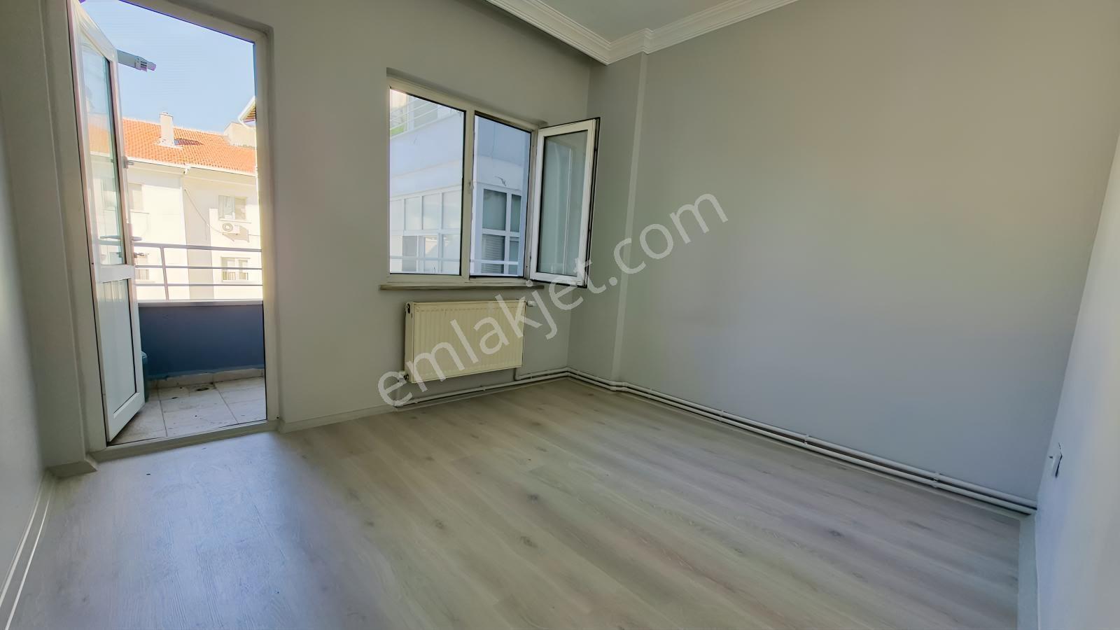 Merkezi Konumda, Yenilenmiş 3+1 Satılık Daire — fotoğraf 20