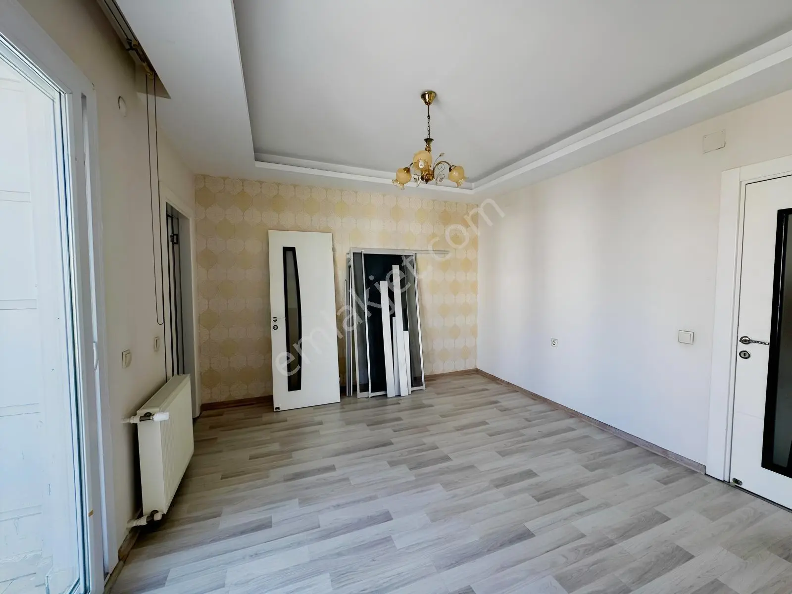 Han Emlak'tan Menderes Mah'de Site İçi Jeneratörlü Satılık 3+1 — fotoğraf 3
