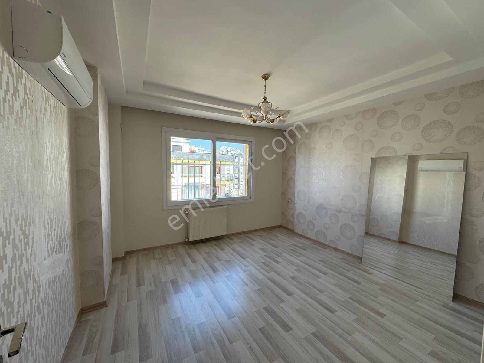 Han Emlak'tan Menderes Mah'de Site İçi Jeneratörlü Satılık 3+1 — fotoğraf 5