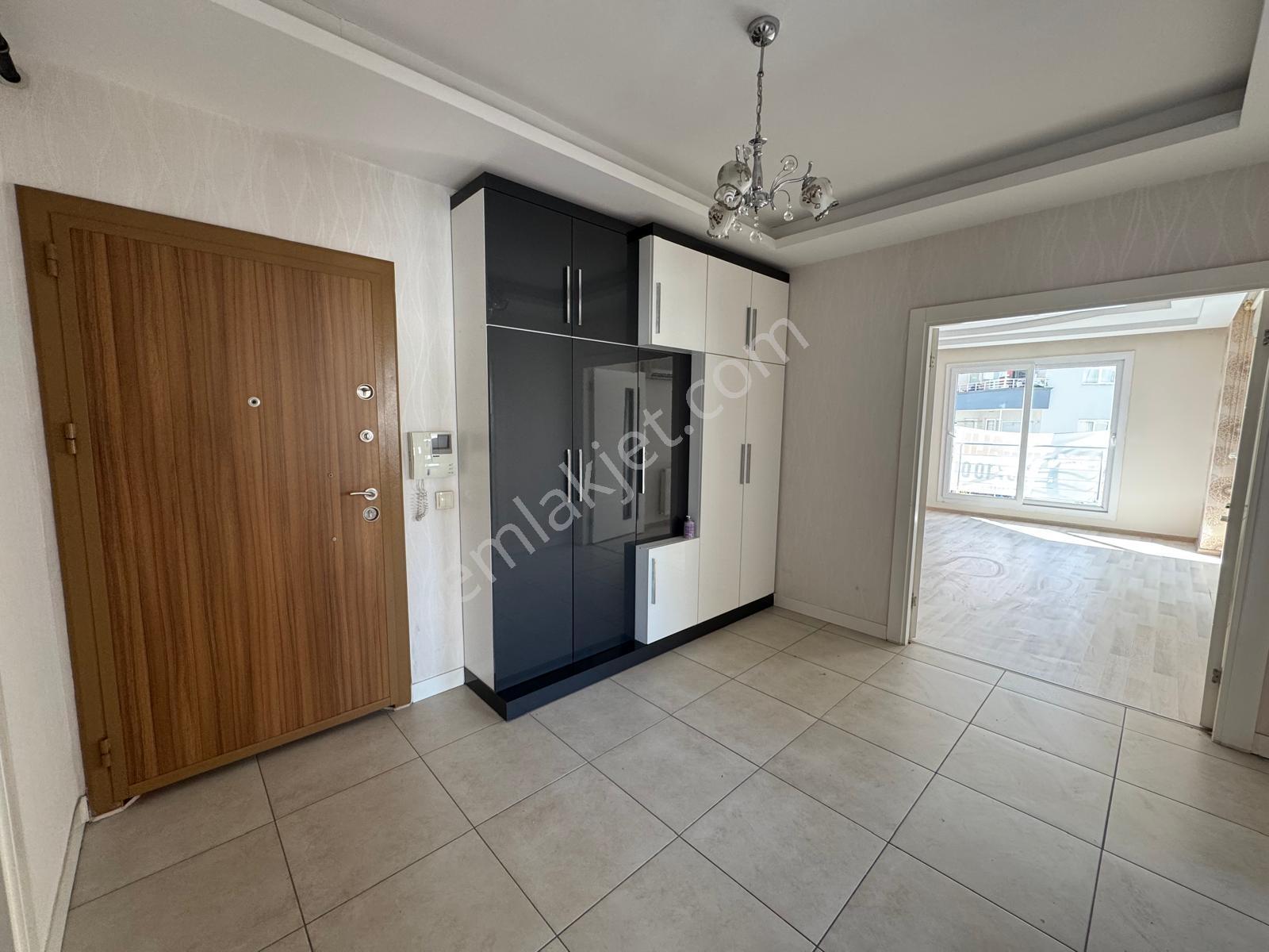 Han Emlak'tan Menderes Mah'de Site İçi Jeneratörlü Satılık 3+1 — fotoğraf 10