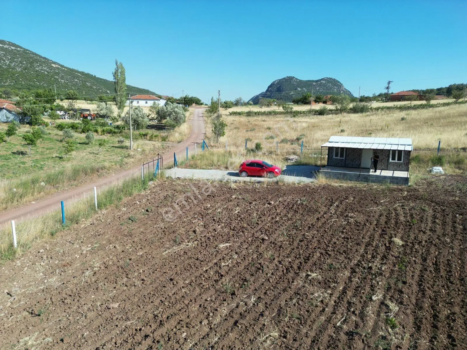 Akhisar Doğankayada 3.300 M2 Tek Tapu Kurulu Düzen Cevizlik ! — fotoğraf 6