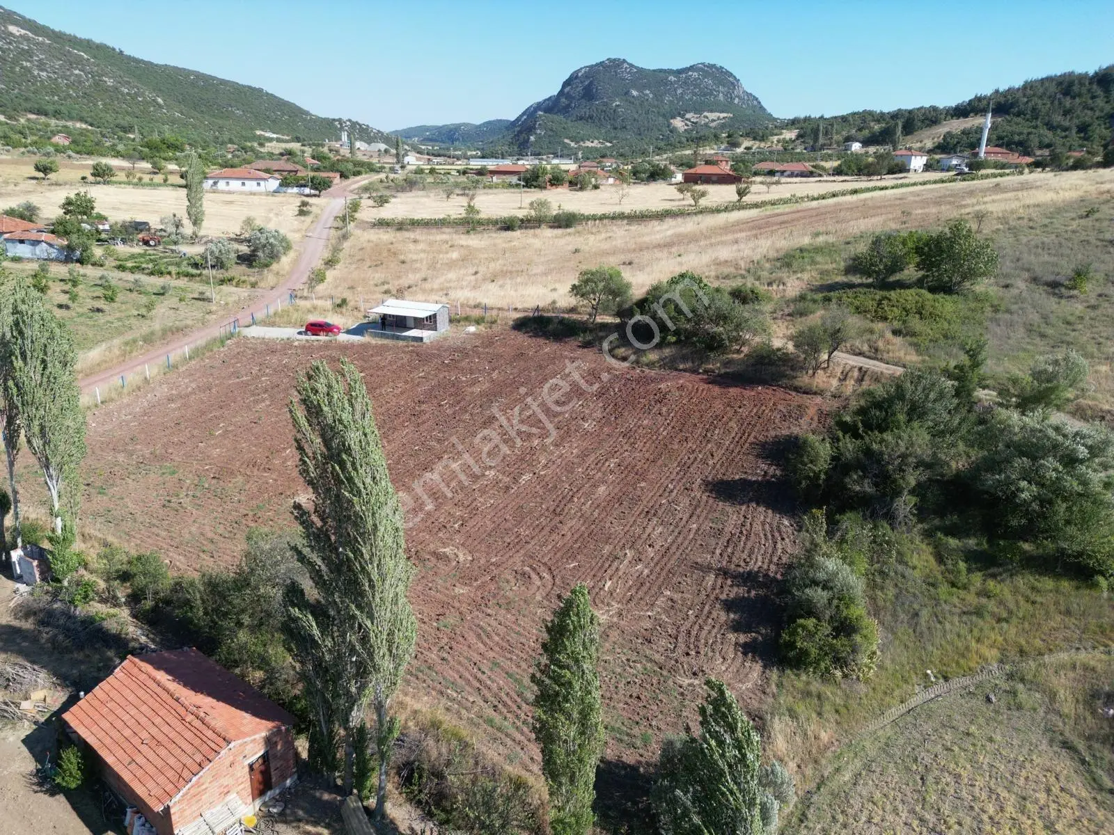 Akhisar Doğankayada 3.300 M2 Tek Tapu Kurulu Düzen Cevizlik ! — fotoğraf 8