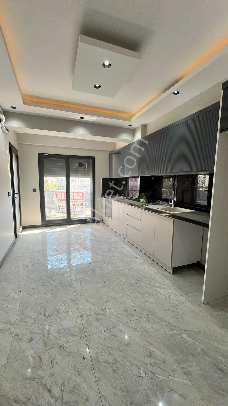 Bademalanı'Nda Yol Üzeri Muhteşem Lokasyon Süper Daire 3+1