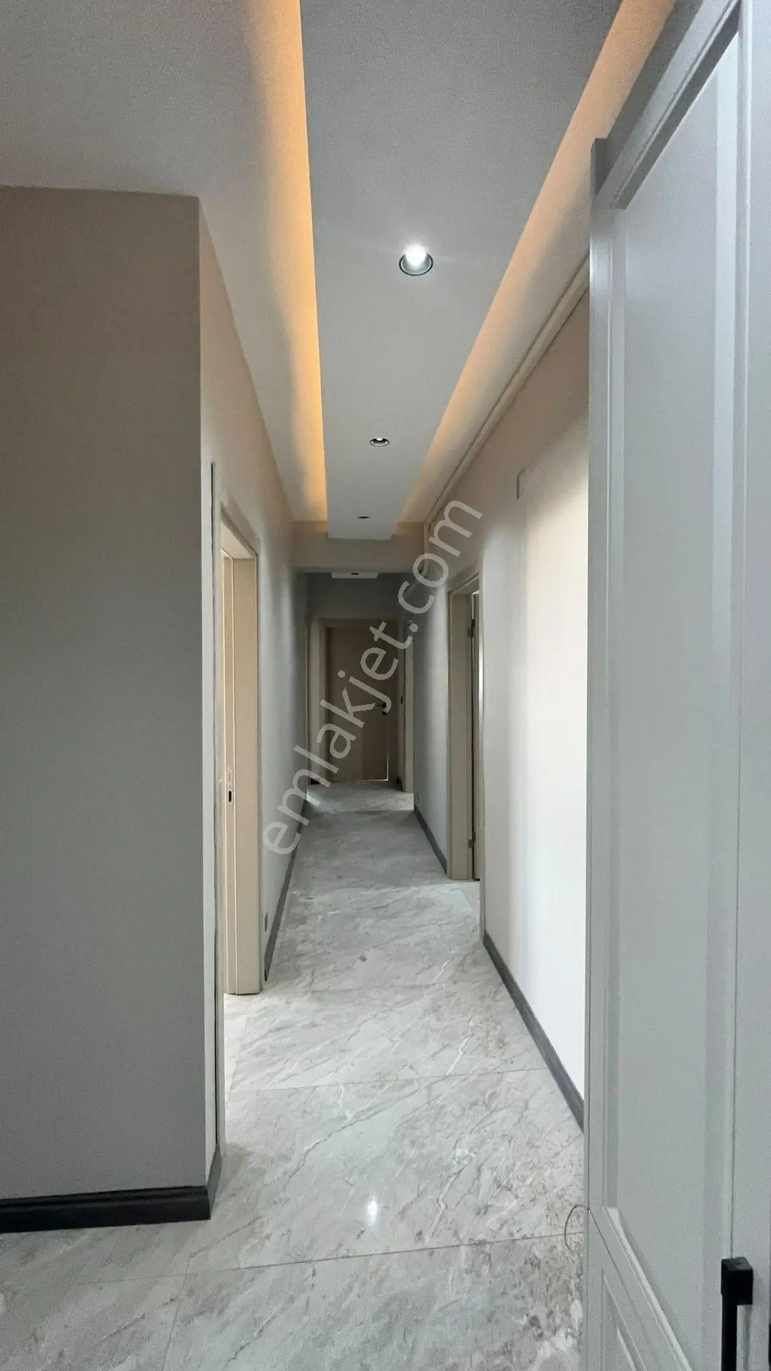 Bademalanı'nda Yol Üzeri Muhteşem Lokasyon Süper Daire 3+1 — fotoğraf 5