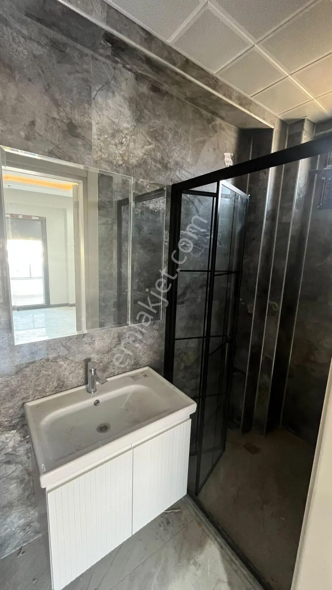 Bademalanı'nda Yol Üzeri Muhteşem Lokasyon Süper Daire 3+1 — fotoğraf 9