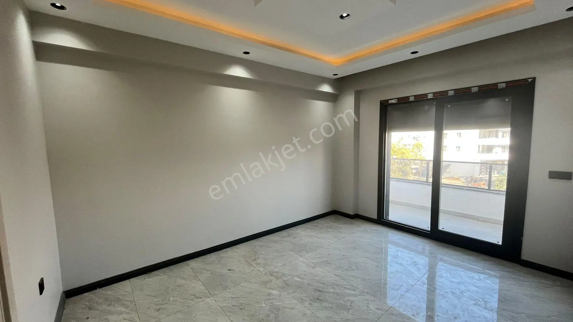 Bademalanı'nda Yol Üzeri Muhteşem Lokasyon Süper Daire 3+1 — fotoğraf 10