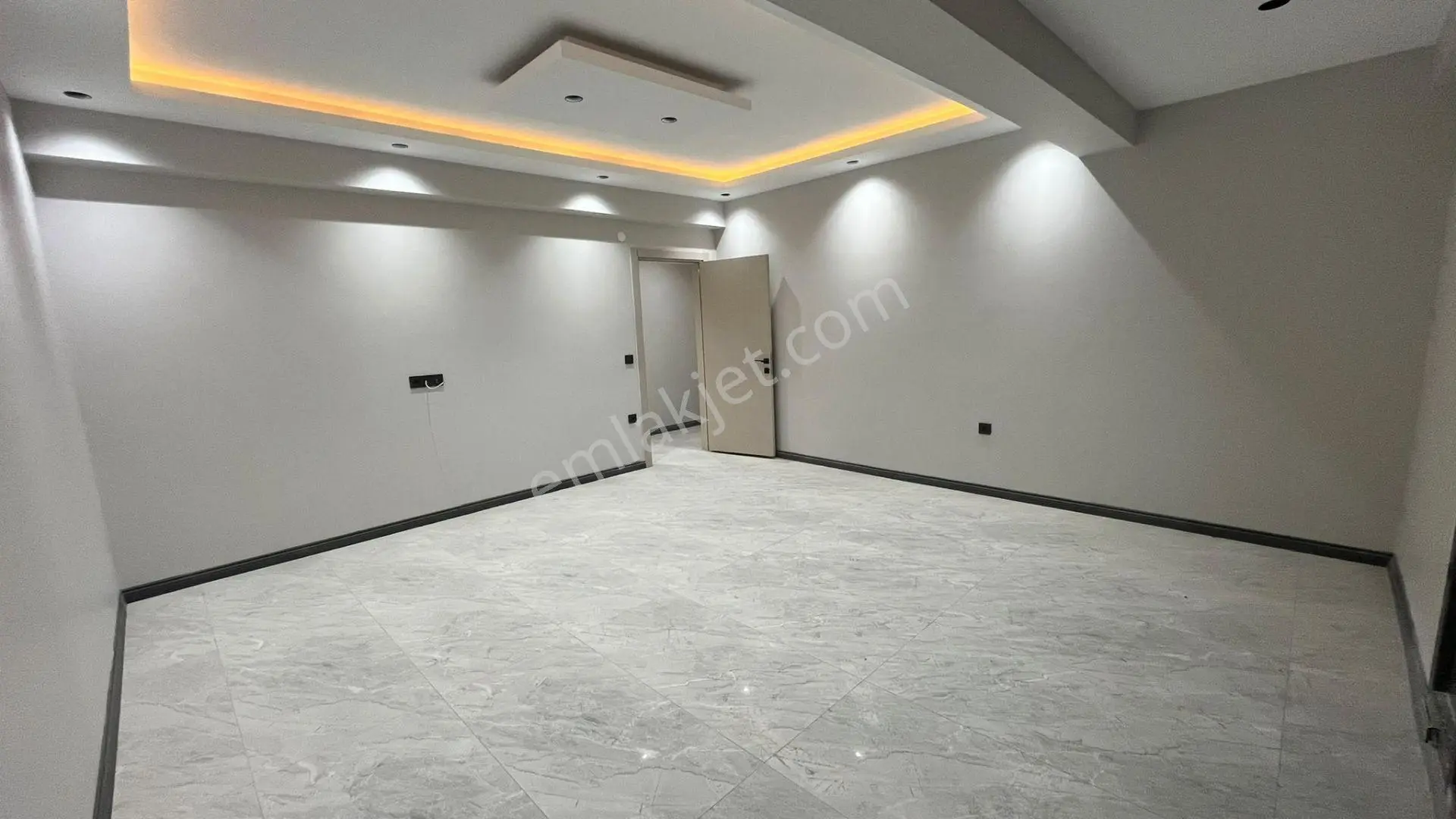 Bademalanı'nda Yol Üzeri Muhteşem Lokasyon Süper Daire 3+1 — fotoğraf 17