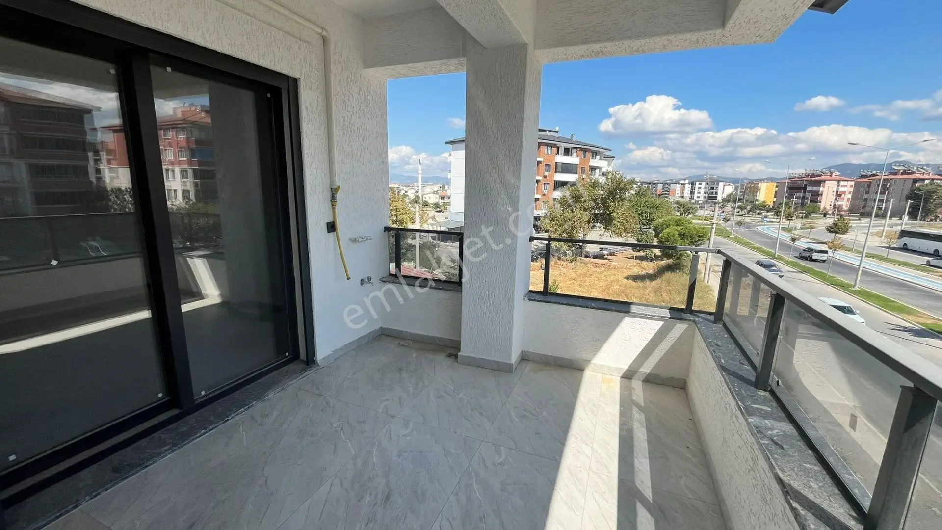 Bademalanı'nda Yol Üzeri Muhteşem Lokasyon Süper Daire 3+1 — fotoğraf 18