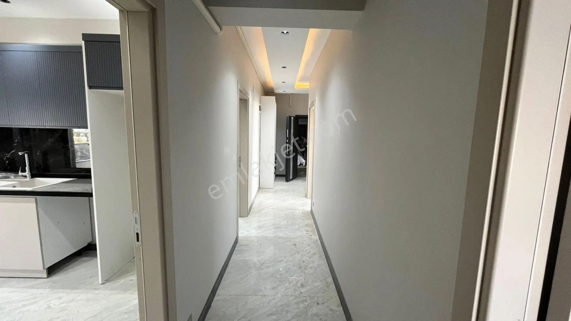 Bademalanı'nda Yol Üzeri Muhteşem Lokasyon Süper Daire 3+1 — fotoğraf 19
