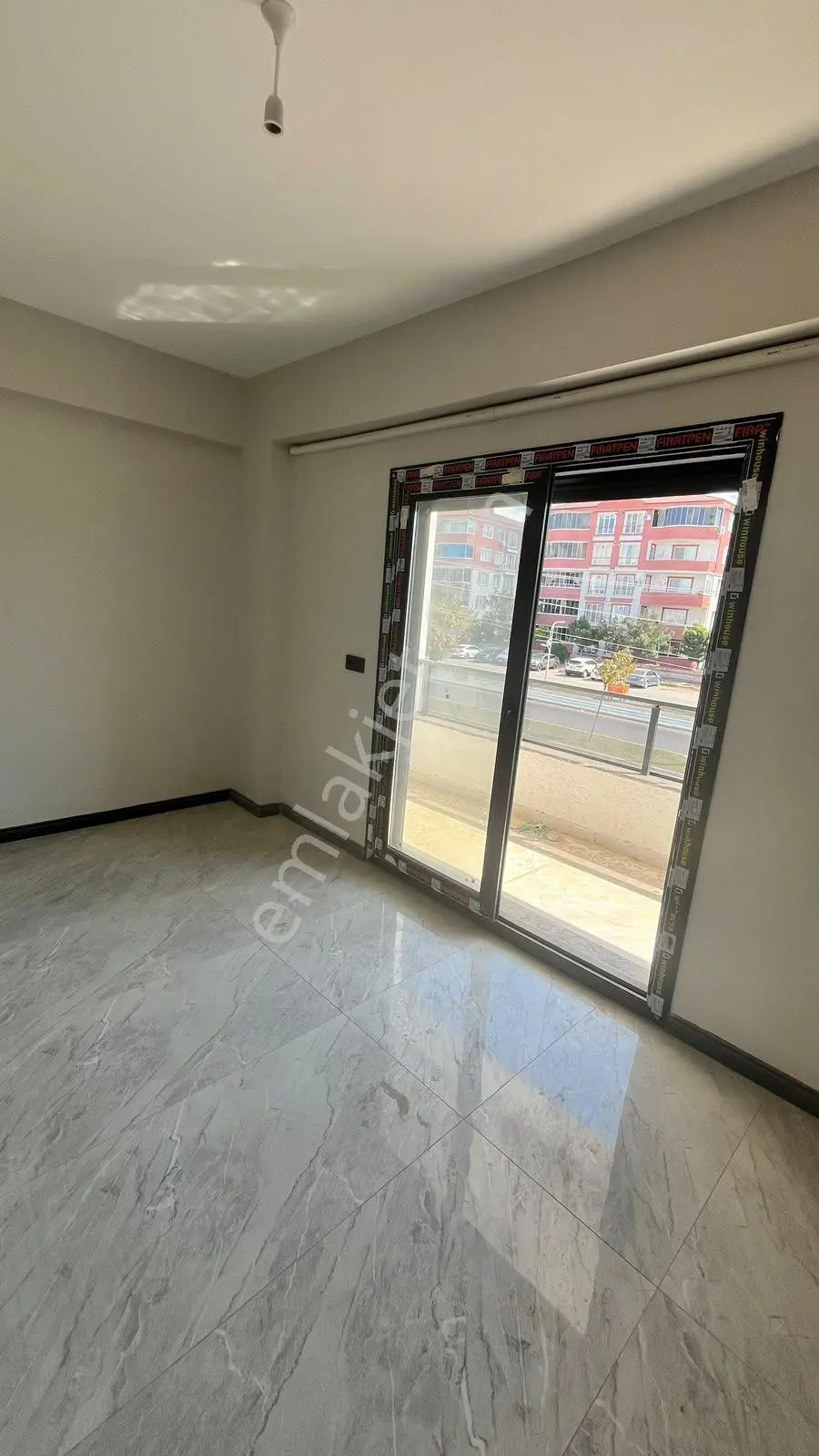 Bademalanı'nda Yol Üzeri Muhteşem Lokasyon Süper Daire 3+1 — fotoğraf 27