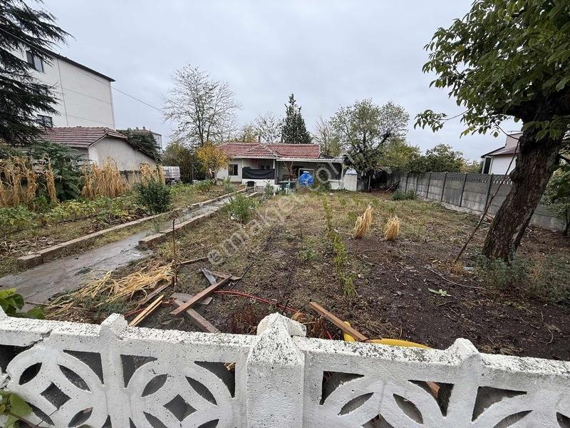 Satılık Arsa %40 Ve 3 İmarlı Durak Mahallesi Girişte Solda
