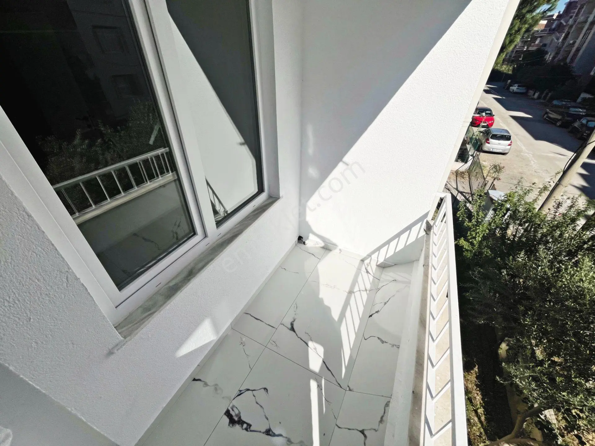 Aktif'ten Akçay'da Satılık Ön Cephe Çift Balkonlu Harika 2+1 Daire — fotoğraf 15