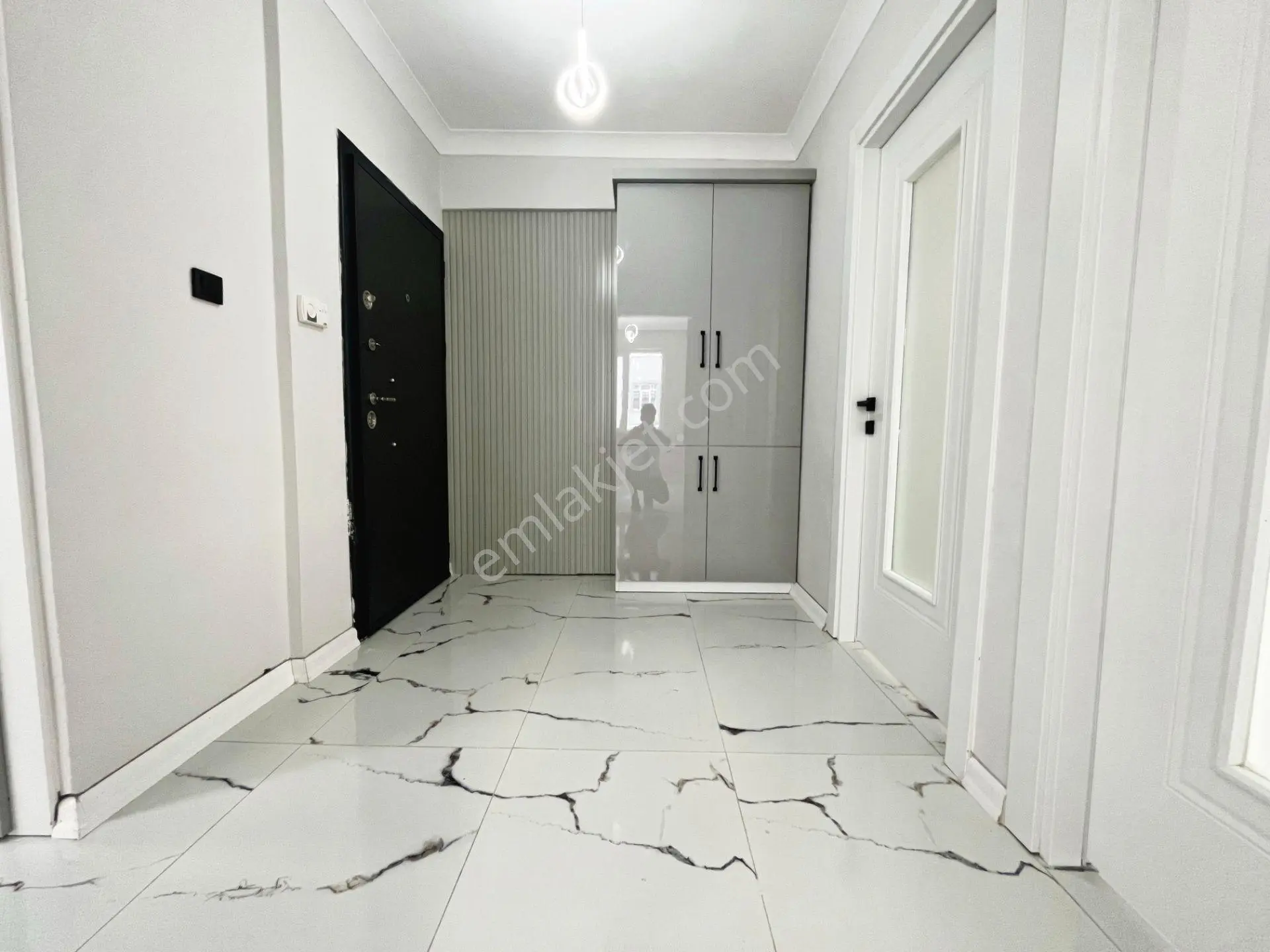Aktif'ten Akçay'da Satılık Ön Cephe Çift Balkonlu Harika 2+1 Daire — fotoğraf 21