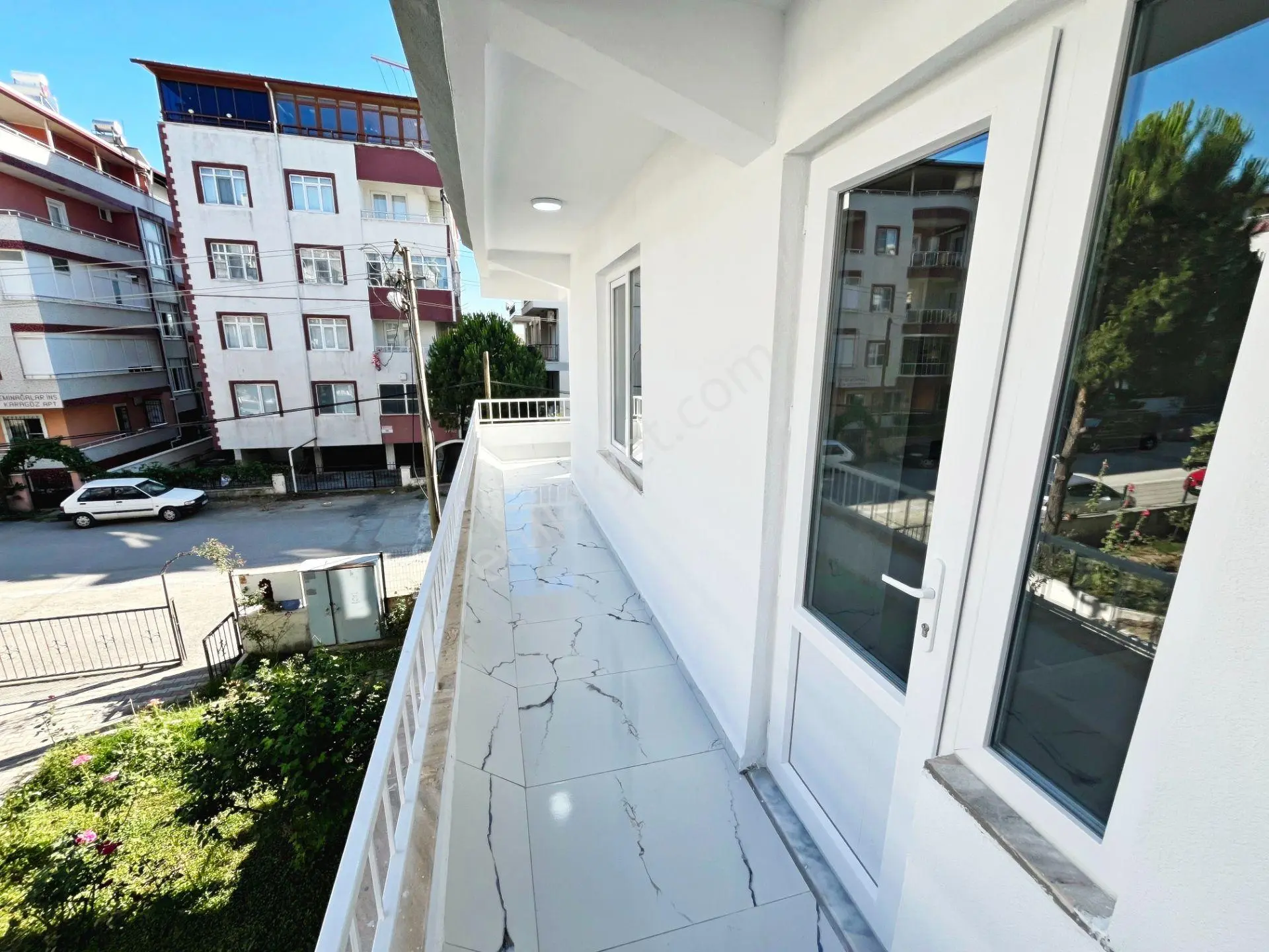 Aktif'ten Akçay'da Satılık Ön Cephe Çift Balkonlu Harika 2+1 Daire — fotoğraf 25