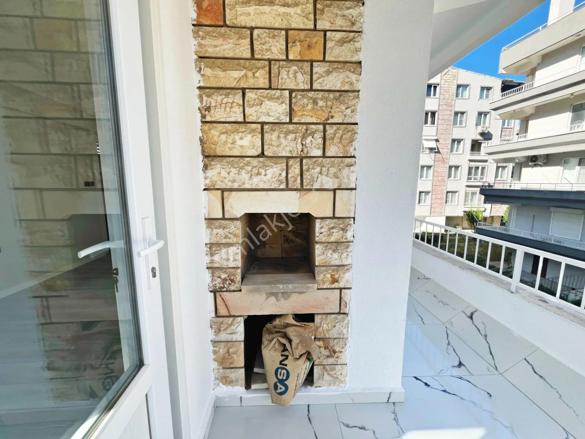 Aktif'ten Akçay'da Satılık Ön Cephe Çift Balkonlu Harika 2+1 Daire — fotoğraf 28