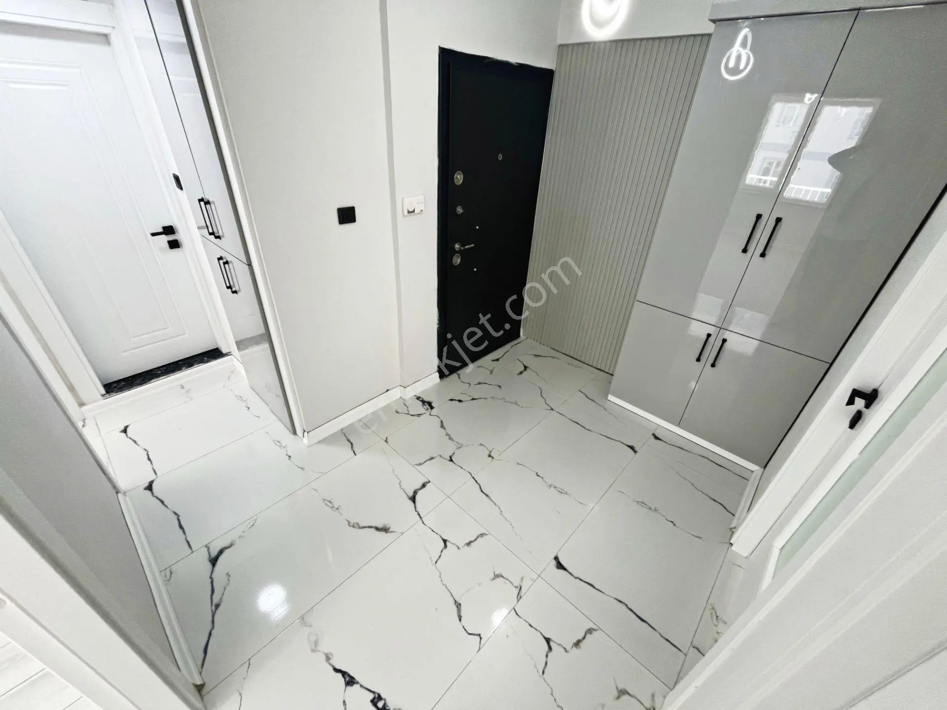 Aktif'ten Akçay'da Satılık Ön Cephe Çift Balkonlu Harika 2+1 Daire — fotoğraf 32